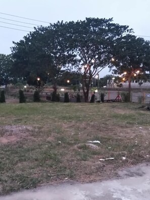 Property grounds - Reuan Jao Ngao Resort (Maha Rat)