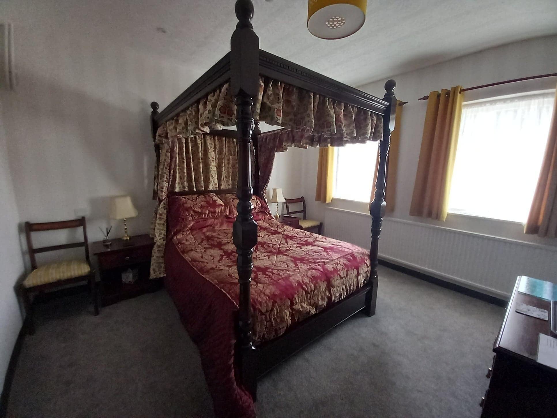 Four Poster Room