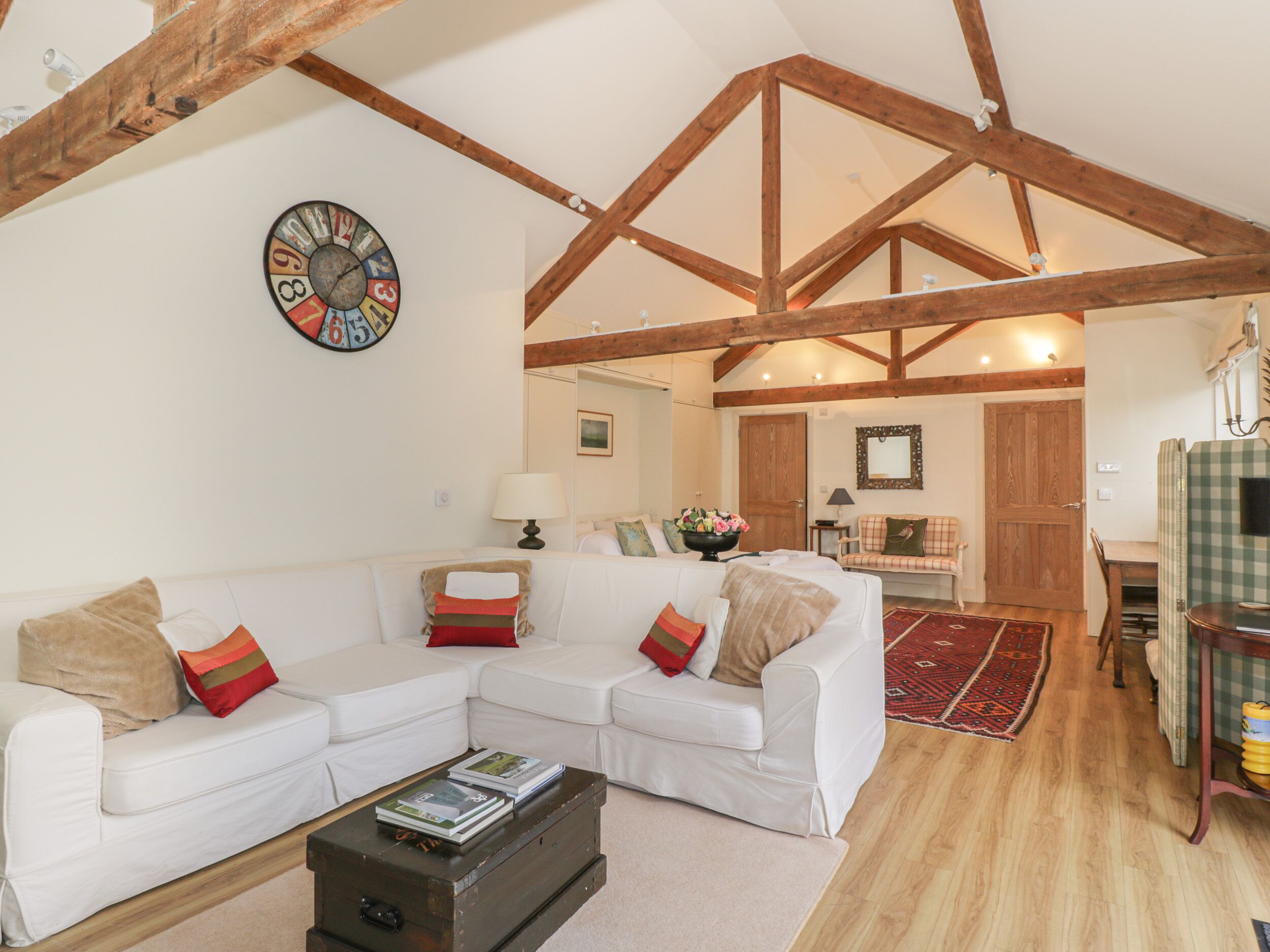 THE CIDER BARN, pet friendly, with a garden in West Knoyle