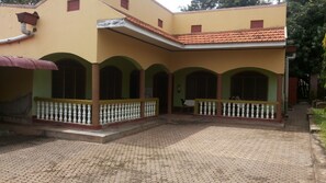 Courtyard - Nasera Suites (Moyo)
