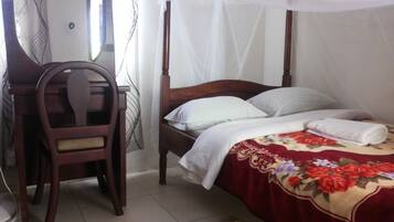 Exclusive Room | Soundproofing, free WiFi, bed sheets