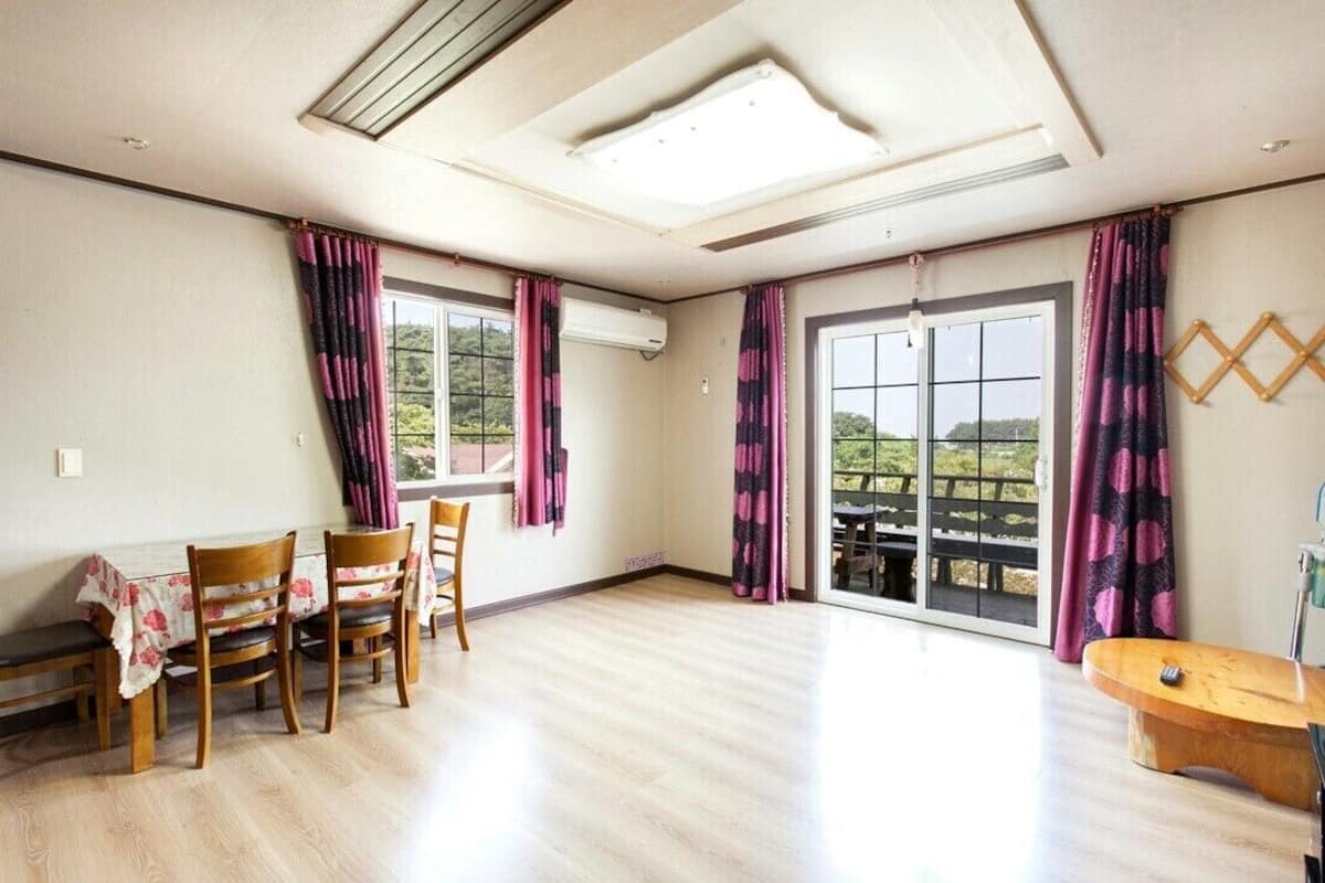 Traditional-Zimmer | Wohnbereich | Flachbildfernseher