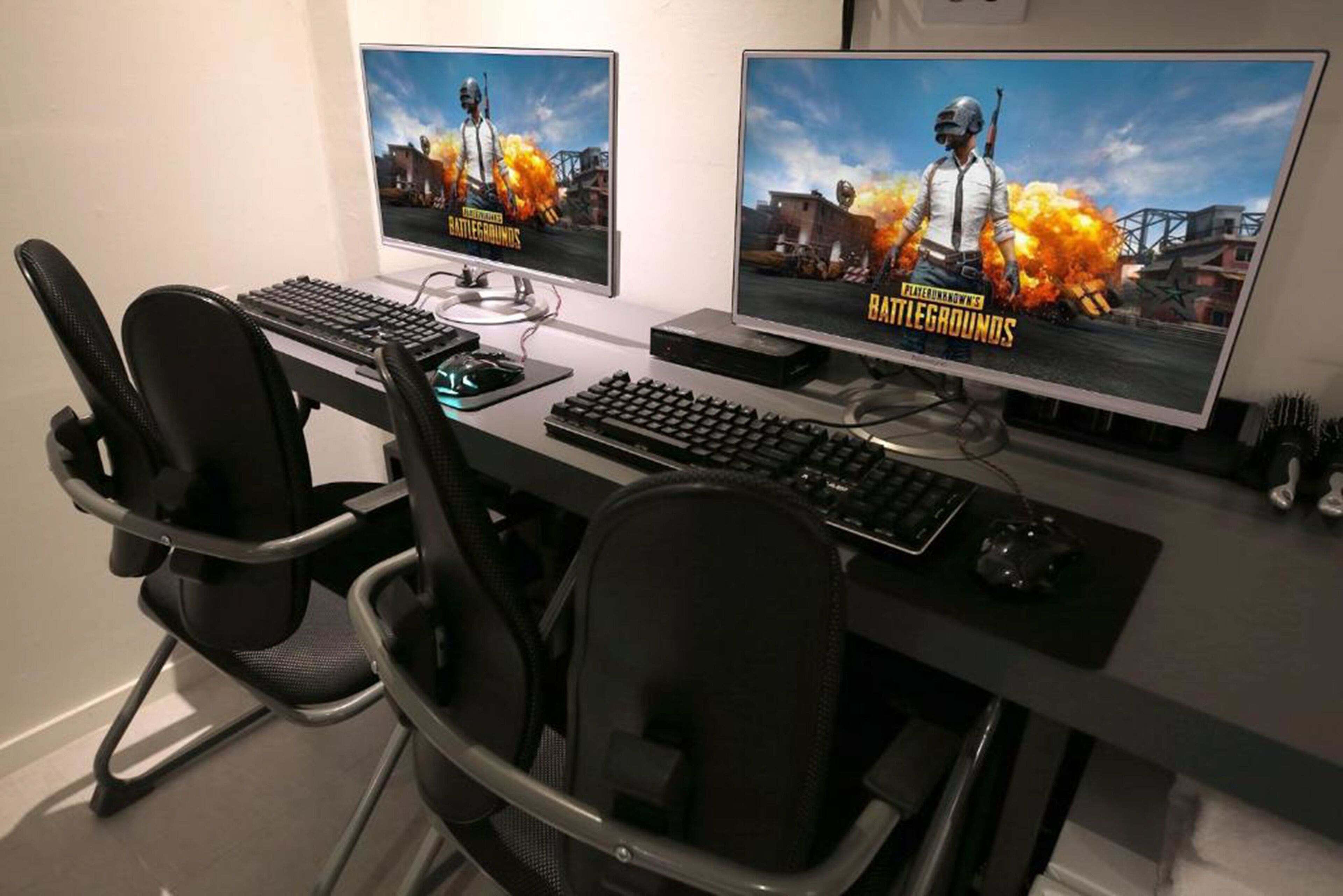 VIP (Movie, Styler/Extra Fee for 2+ Nights including Weekend or National Holidays)