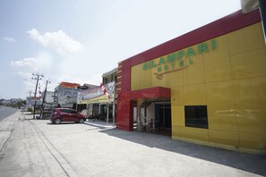 Fachada de la propiedad