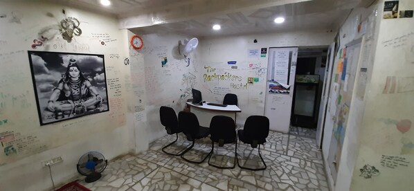 Reception - Comfort Stay Hostel (New Delhi)