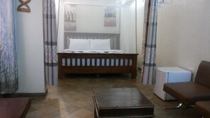 Chambre Familiale | Décoration personnalisée, ameublement personnalisé, Wi-Fi gratuit