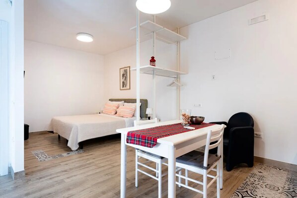 1 chambre, système d’insonorisation, accès au Wi-Fi (inclus)