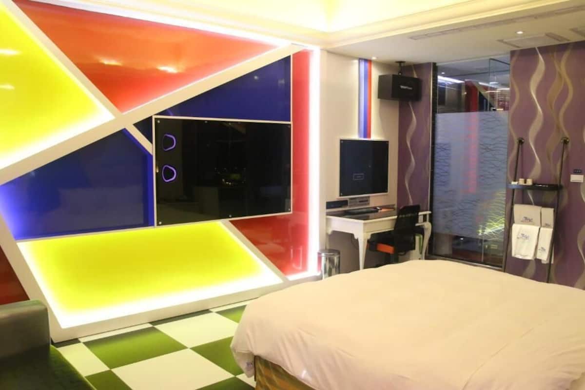 Superior Double Room (check-in after 19:00) | Premium bedding, minibar, desk, blackout curtains