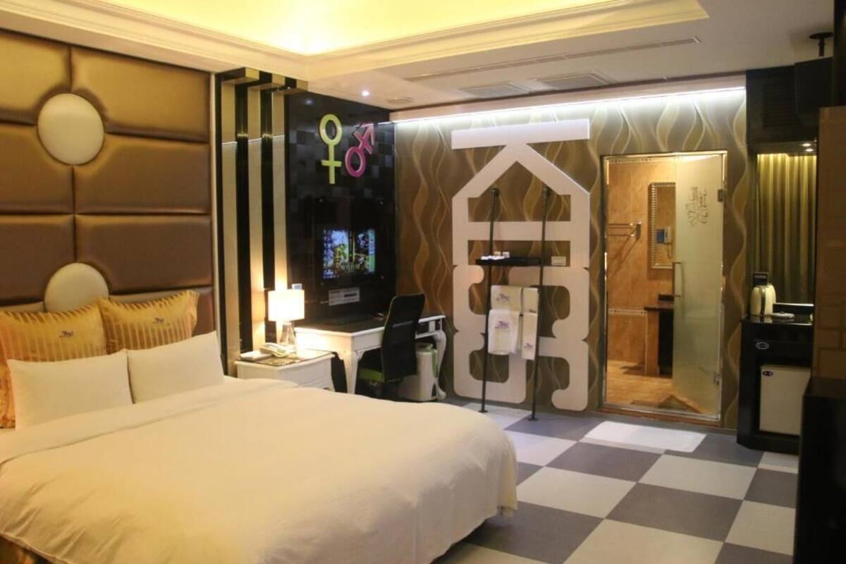 Standard Double Room (check-in after 19:00) | Premium bedding, minibar, desk, blackout drapes