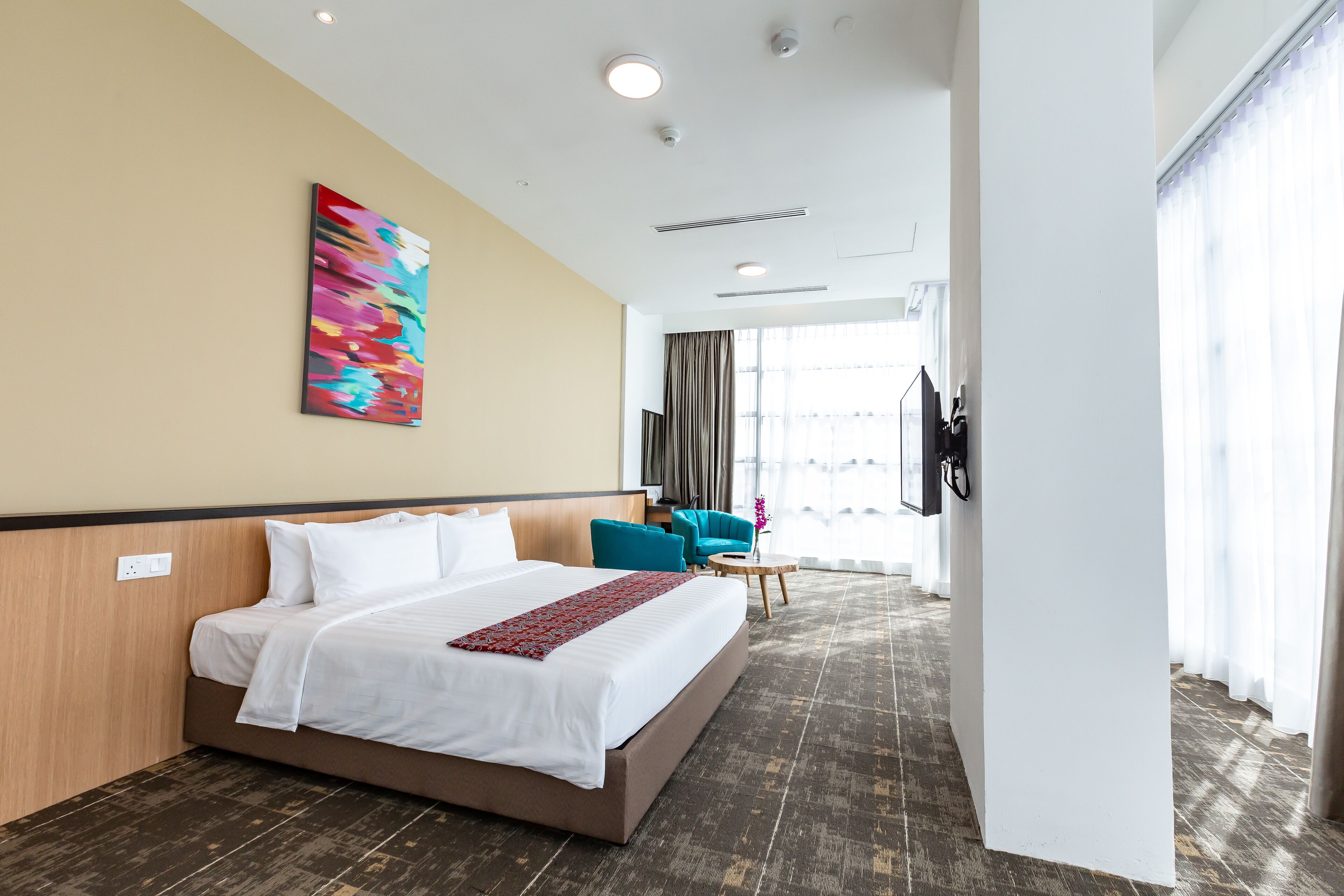 premier double room | minibar, in-room safe, iron/ironing board, free wifi