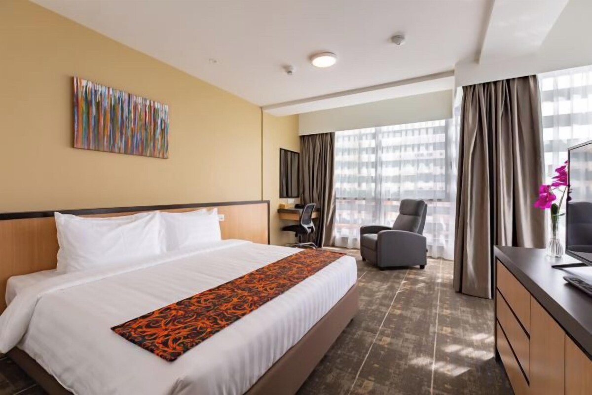 Minibar, in-room safe, iron/ironing board (on request), free WiFi