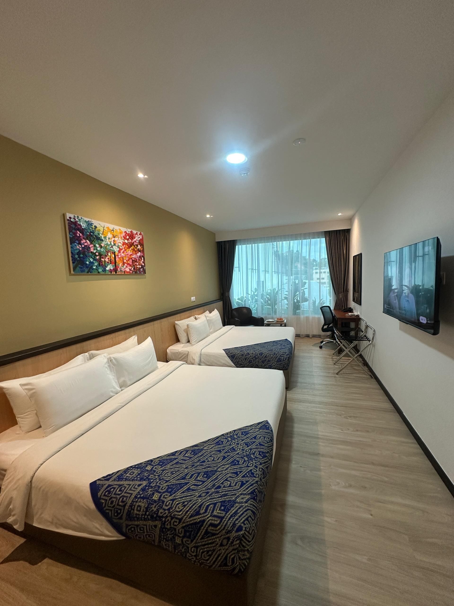 executive family room | minibar, in-room safe, iron/ironing board, free wifi