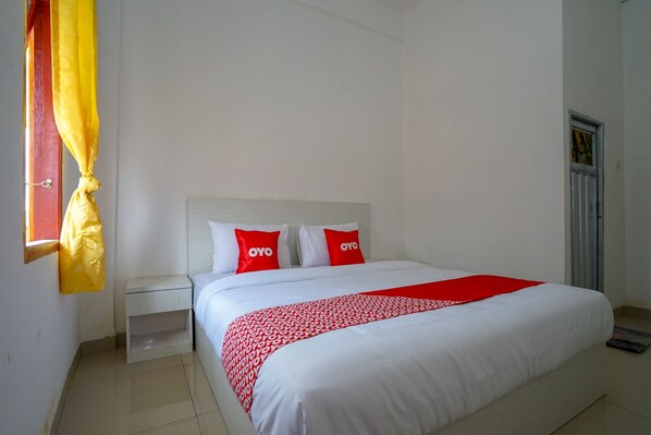 Standard Double Room | Desk, free WiFi, bed sheets