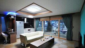 客房 (30 pyeong) | 起居区 | 平板电视