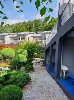 تفاصيل الفندق من الخارج