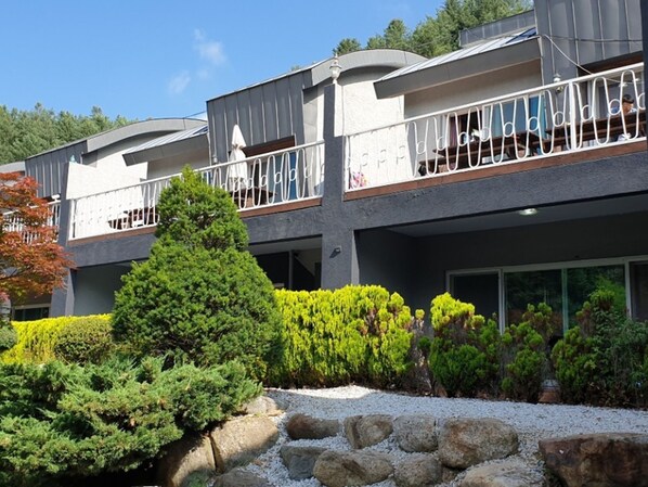 المنشأة من الخارج