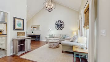 TV, fireplace, ping pong