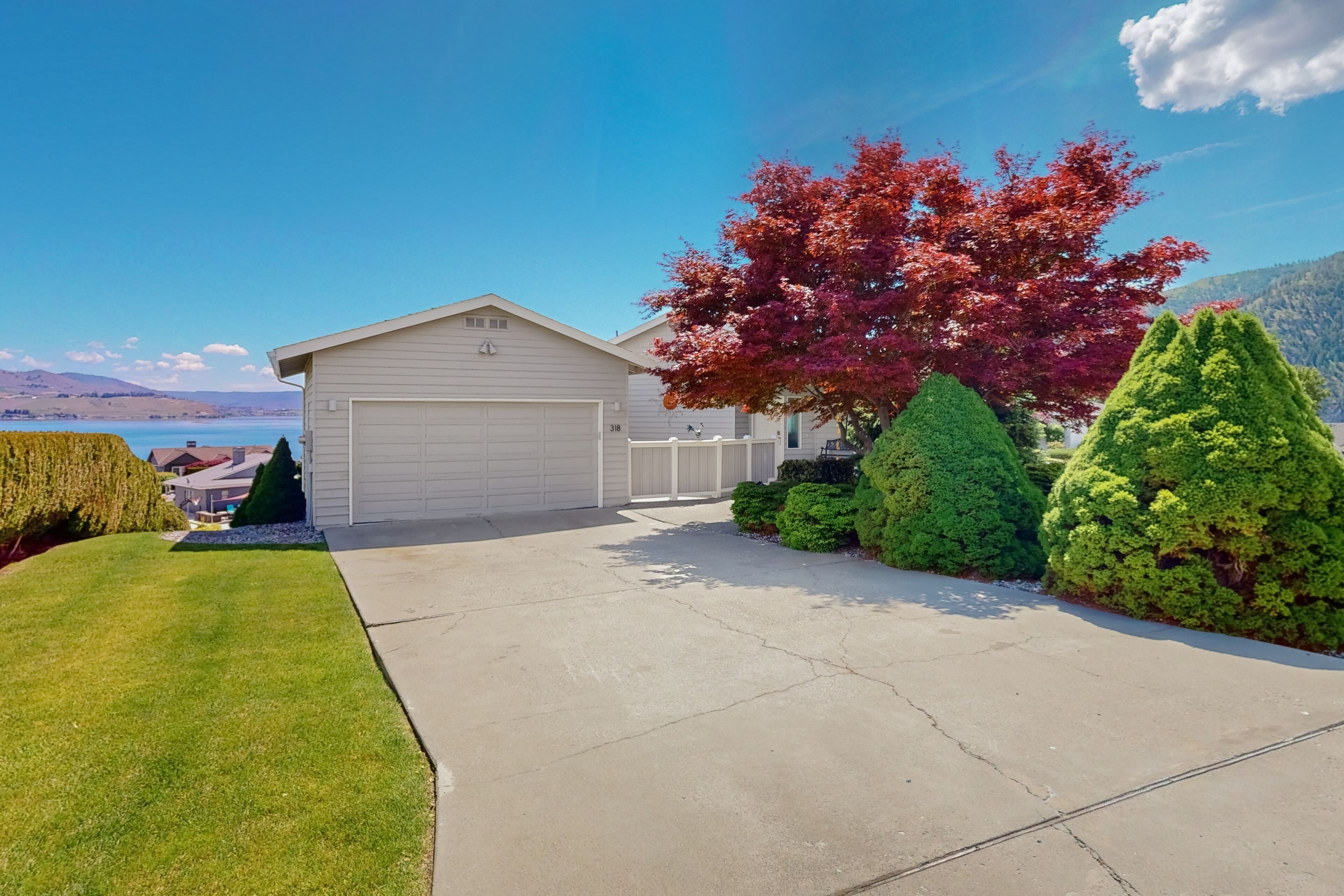 Lake view home w/ resort amenities like pools, tennis & more