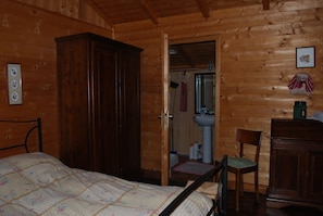 Triple Room, Garden View | Bed sheets - Casale Sant'Elia (Capranica)
