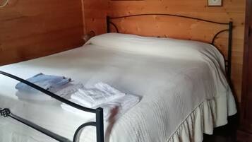 Triple Room, Garden View | Bed sheets