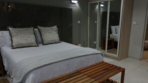 Comfort Double or Twin Room | Premium bedding, in-room safe, desk, laptop workspace - Sandpiper Villas Chobe (Kasane)
