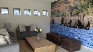 Lobby lounge - Sandpiper Villas Chobe (Kasane)
