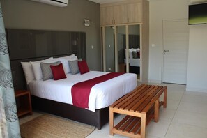 Comfort Double or Twin Room | Premium bedding, in-room safe, desk, laptop workspace - Sandpiper Villas Chobe (Kasane)
