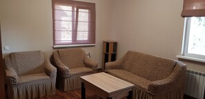 TV, fireplace - Guesthouse "GoraTwins" near Boryspil airport (Hora)