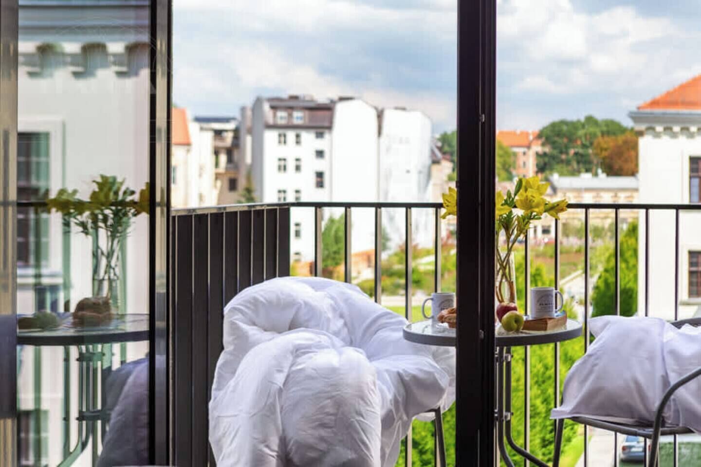 Deluxe Studio, 1 Queen Bed, Non Smoking, Balcony | Interior