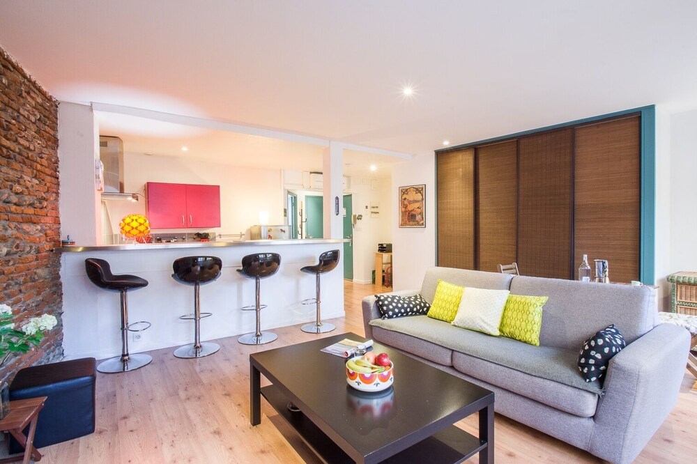LE ROSA BONHEUR - One Bedroom Apartment, Sleeps 4