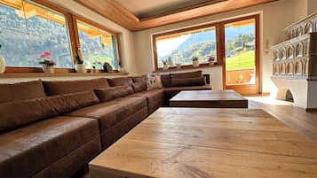 Apartment, 4 Bedrooms, Balcony (incl. Cleaning Fee 150€) | Living area | TV