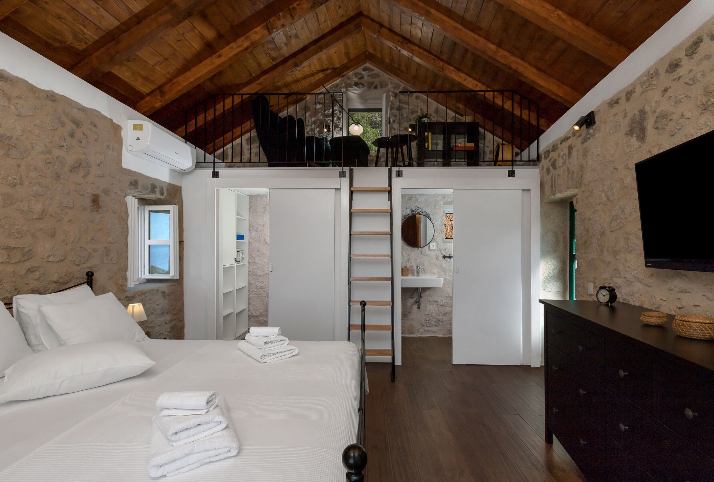 2 soverom, strykejern/-brett, wi-fi og sengetøy