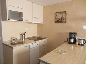 Kühlschrank, Mikrowelle, Geschirrspüler