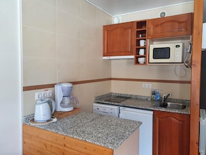 Fridge, microwave, dishwasher, coffee/tea maker - 207 GRIZZLY - ESTUDI 4 pax -PAS DE LA CASA -005846 (PAS DE LA CASA)