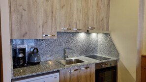 Frigorifero, microonde, forno, lavastoviglie
