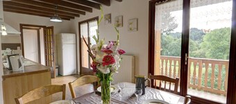 3-Ears Cottage with Wi-Fi and Pets Allowed - Countryside View