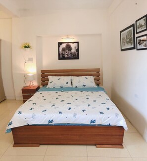 Standardzimmer, Balkon | Minibar, Bügeleisen/Bügelbrett, kostenloses WLAN, Bettwäsche