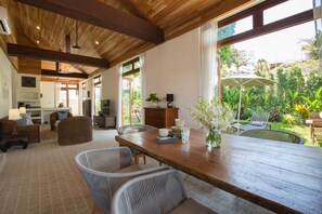 3 Bedrooms Villa | Living area