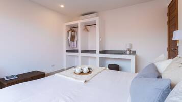 3 Bedrooms Villa | 3 bedrooms, individually decorated, individually furnished, desk