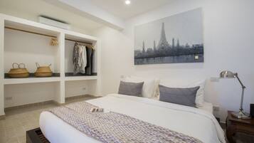 Studio Confort | Décor unique, bureau, fer et planche à repasser, accÚs au Wi-Fi (inclus)