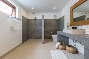 Bathroom - Papaya Studio (Koh Samui)