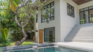 Bagian depan properti