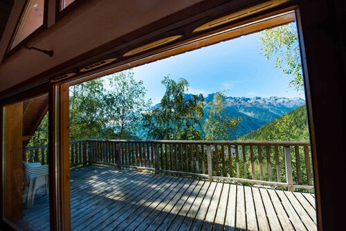 Oz/Alpe d'Huez 200m pistes, jusqu'à 25pers, Jacuzzi, chambres avec salle de bain