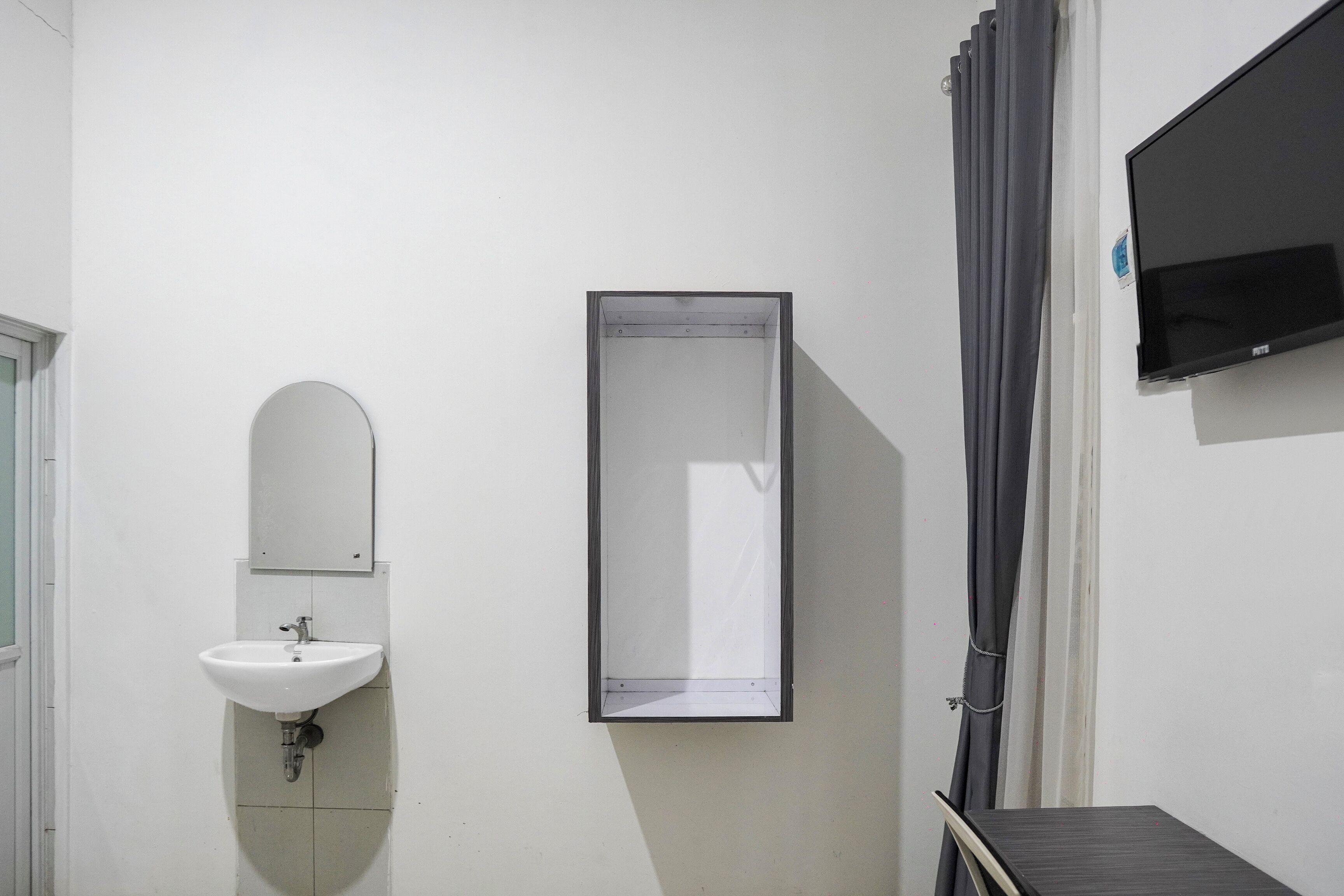 Deluxe Suite | Bathroom | Shower, towels