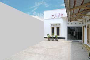 Front of property - OYO 1185 Sachila Residence Syariah (Padang)