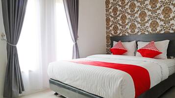 Standard Double Room | Desk, free WiFi, bed sheets