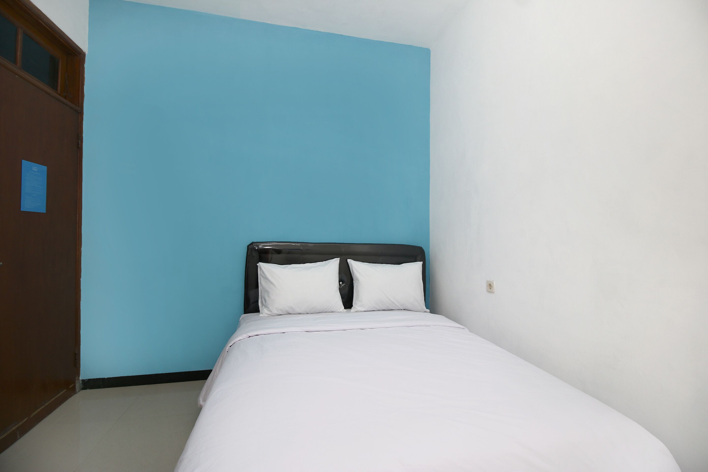 Standaard tweepersoonskamer | Een bureau, gratis wifi