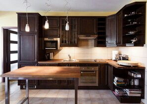 Apartment | Private kitchen | Fridge, microwave, electric kettle - KrakowRentals - Trinity Apartment (Kraków)