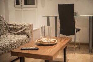 Apartment (Max 2) | Wohnbereich | Flachbildfernseher, DVD-Player