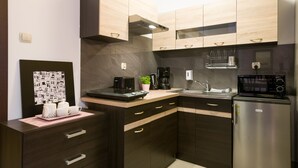 Apartment | Private kitchen - KrakowRentals -Tabacco Factory Apartment (Kraków)